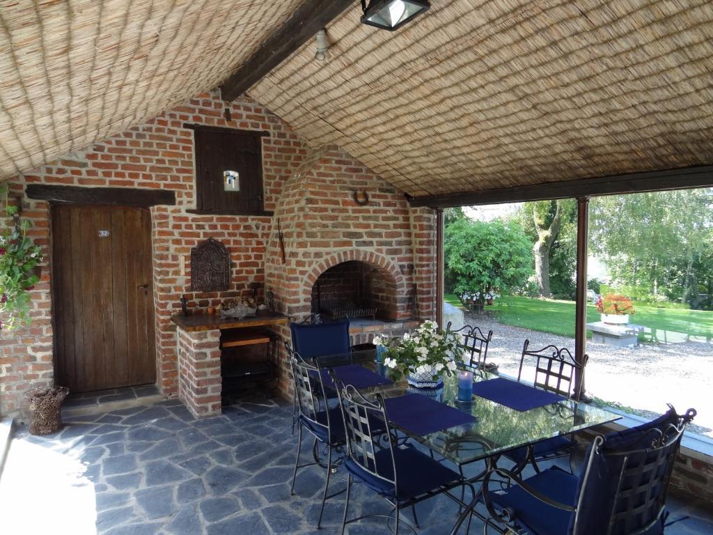 B&B Aux Beaux Buis Blegny Bagian luar foto