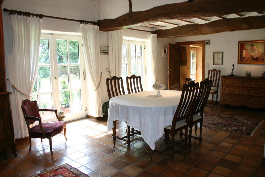 B&B Aux Beaux Buis Blegny Bagian luar foto